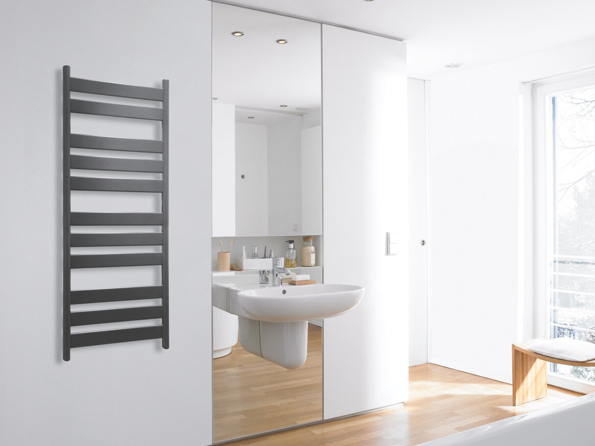 Zehnder Zeta, antracitová Designový radiátor Zehnder Zeta, model antracit