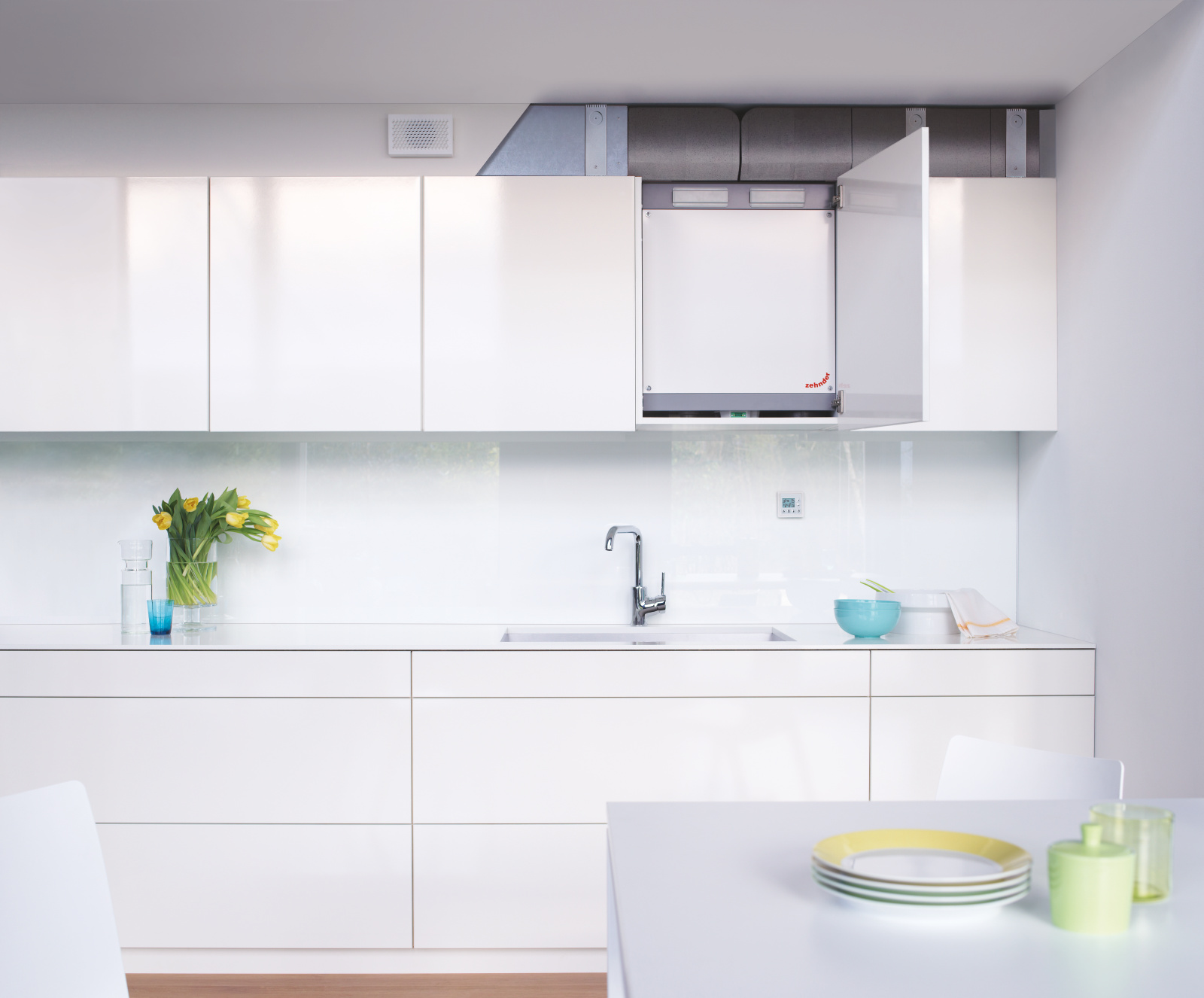 Photograph Zehnder ComfoAir 160 Comfortable indoor ventilation Front view