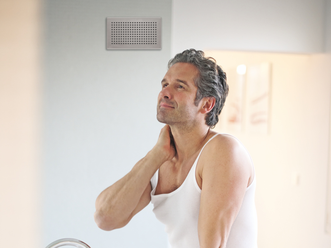 Zehnder_CSY_Design_grilles_Stuttgart_people_bathroom