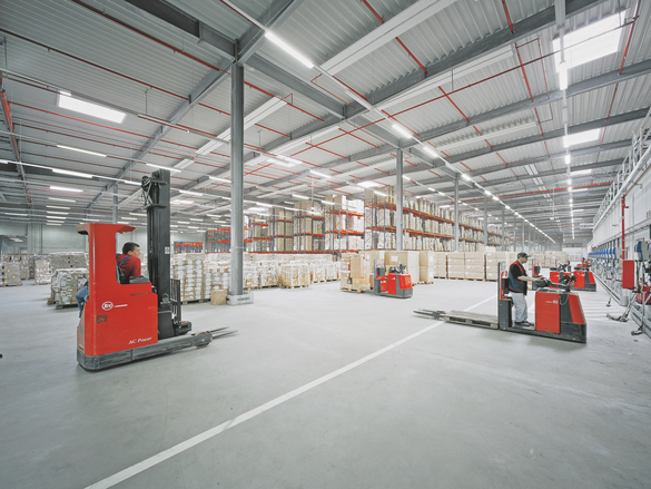 KiK, textile and non-food supplier, Germany, logistics center, forklift, employees, people, high bay warehouse, reference, Press connection, welded connection