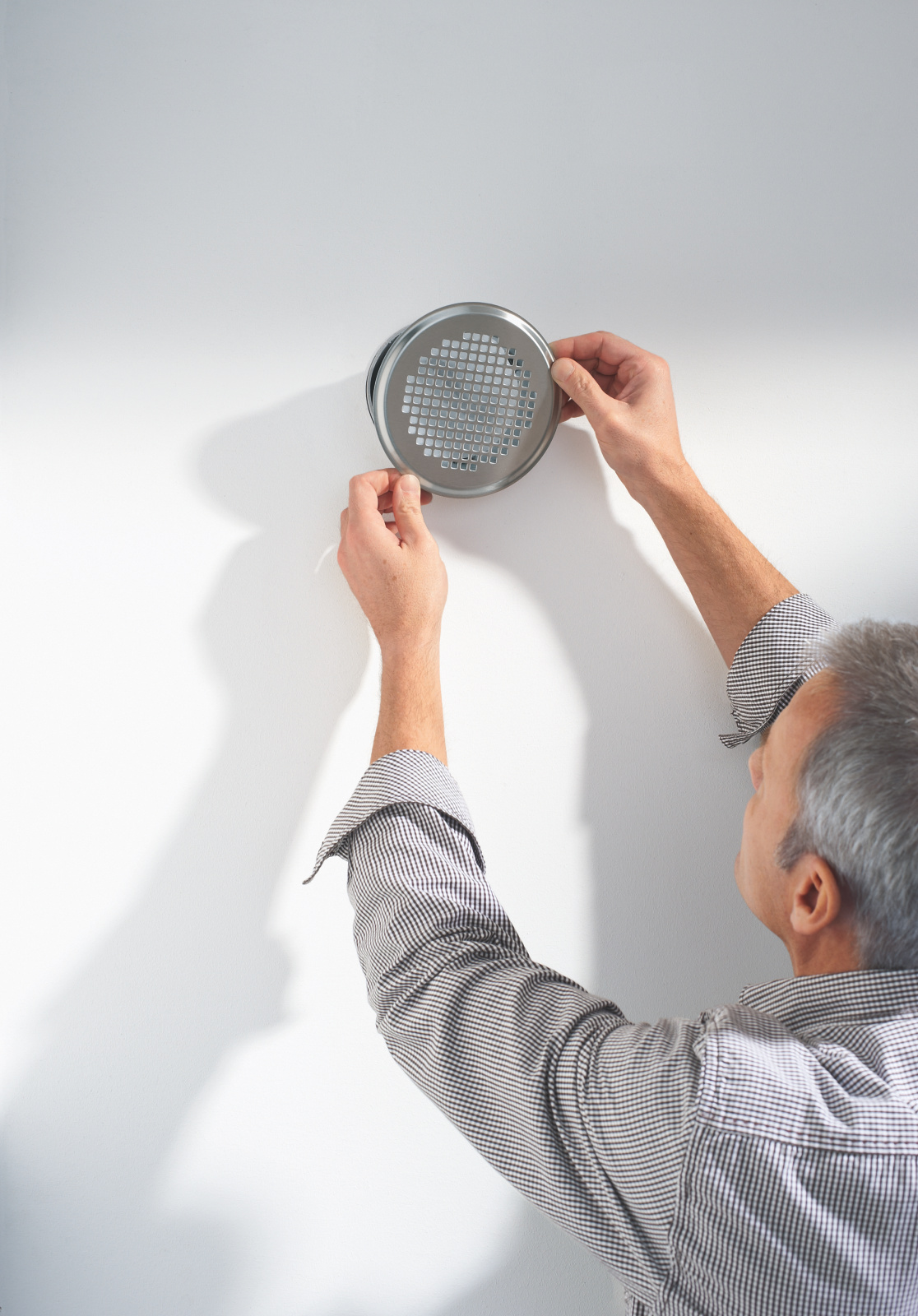 Photograph Zehnder ComfoGrid CLRF/TVA Comfortable indoor ventilation Front view