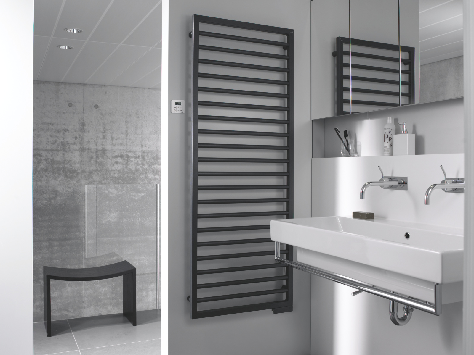 Elektrický koupelnový radiátor Zehnder Subway